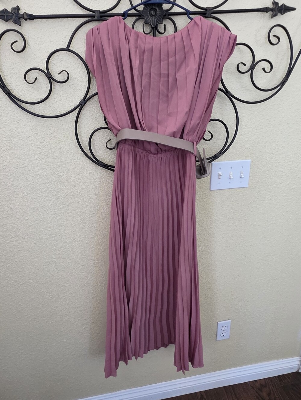 ZaraPleated Mauve Midi Dress with Taupe Belt. Size S